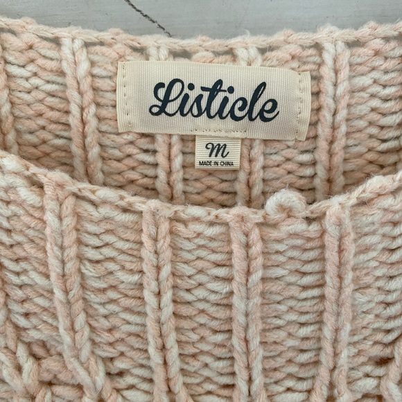 Beige & Pink Knit Pocketed Sweater by Listicle. VICI Collection. Size M. - Picture 4 of 5